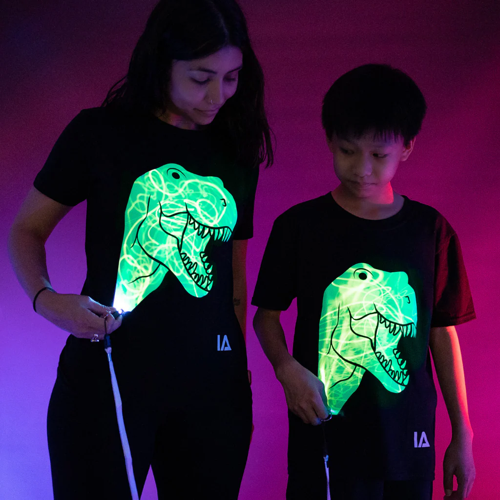 ILLUMINATED NIÑO TSHIRT INTERACTIVE DINOSAUR BLACK - Imagen 3