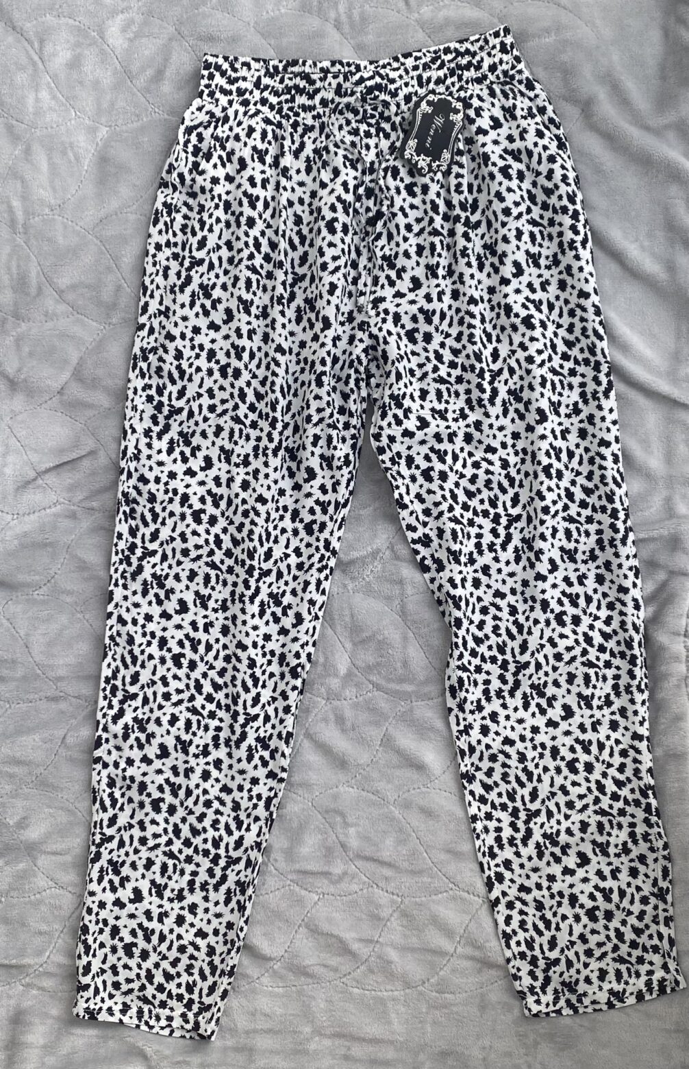 Pantalón tela estampado