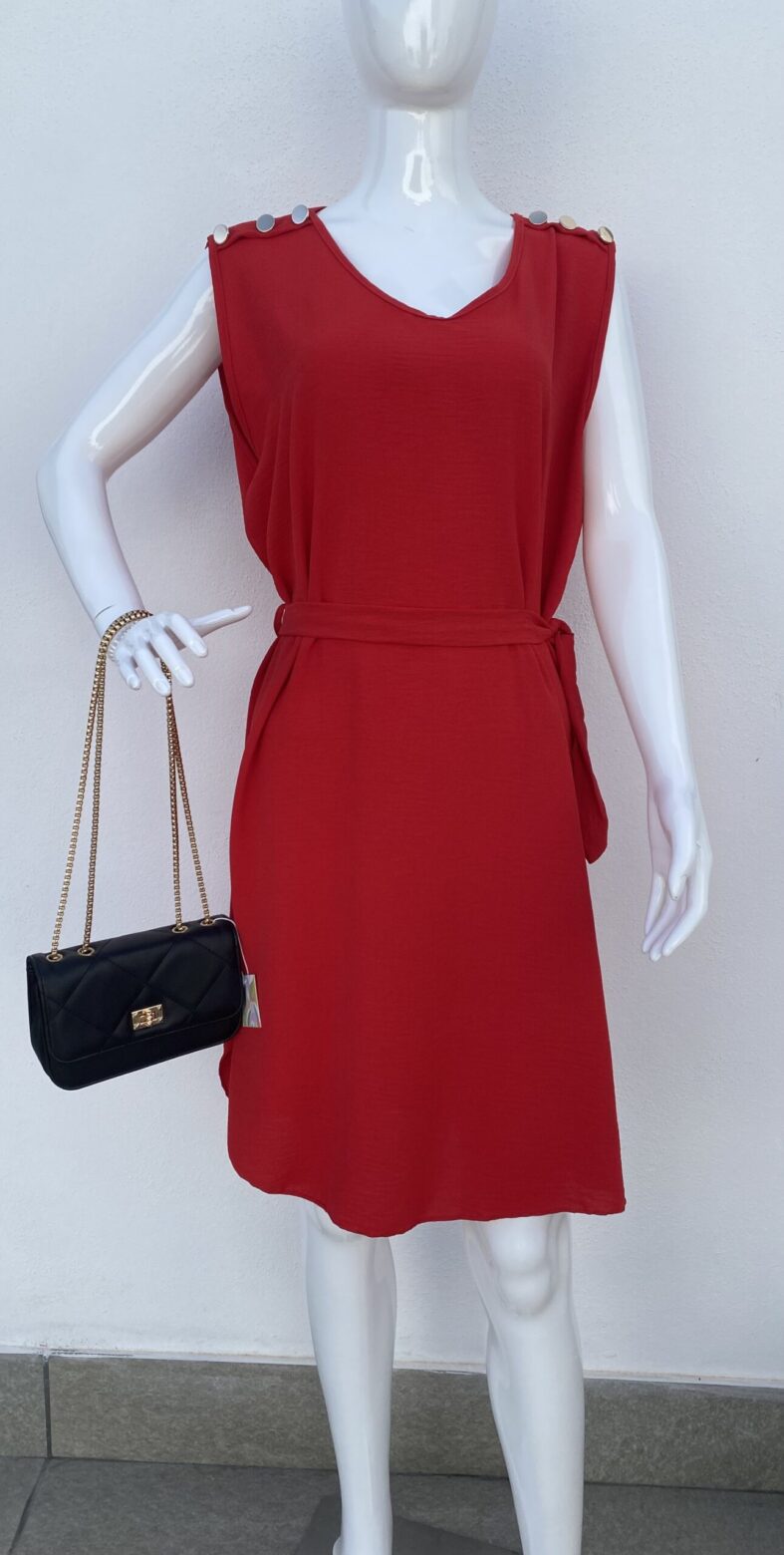 Vestido con adornos dorados