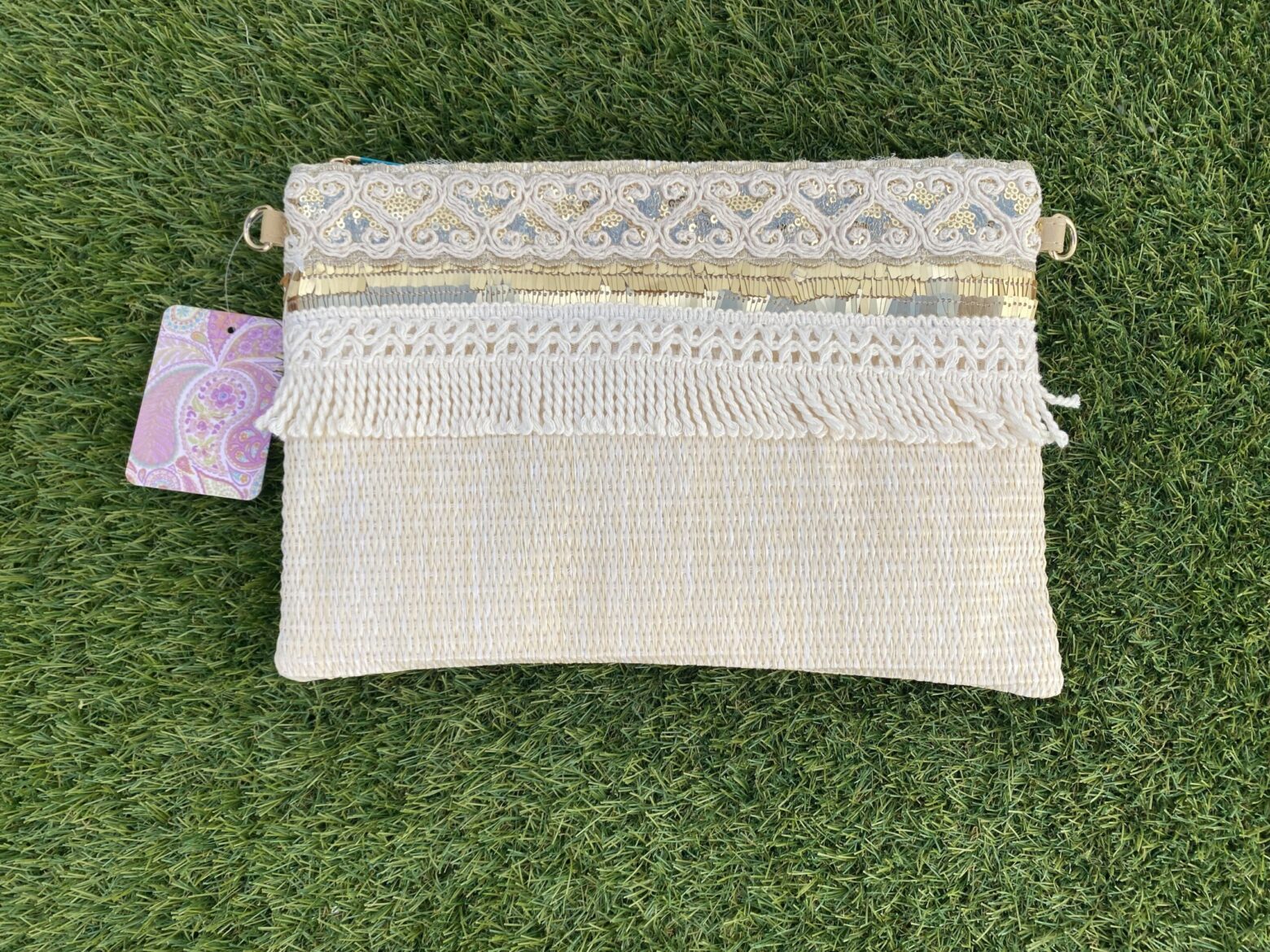 Cartera de mano de rafia