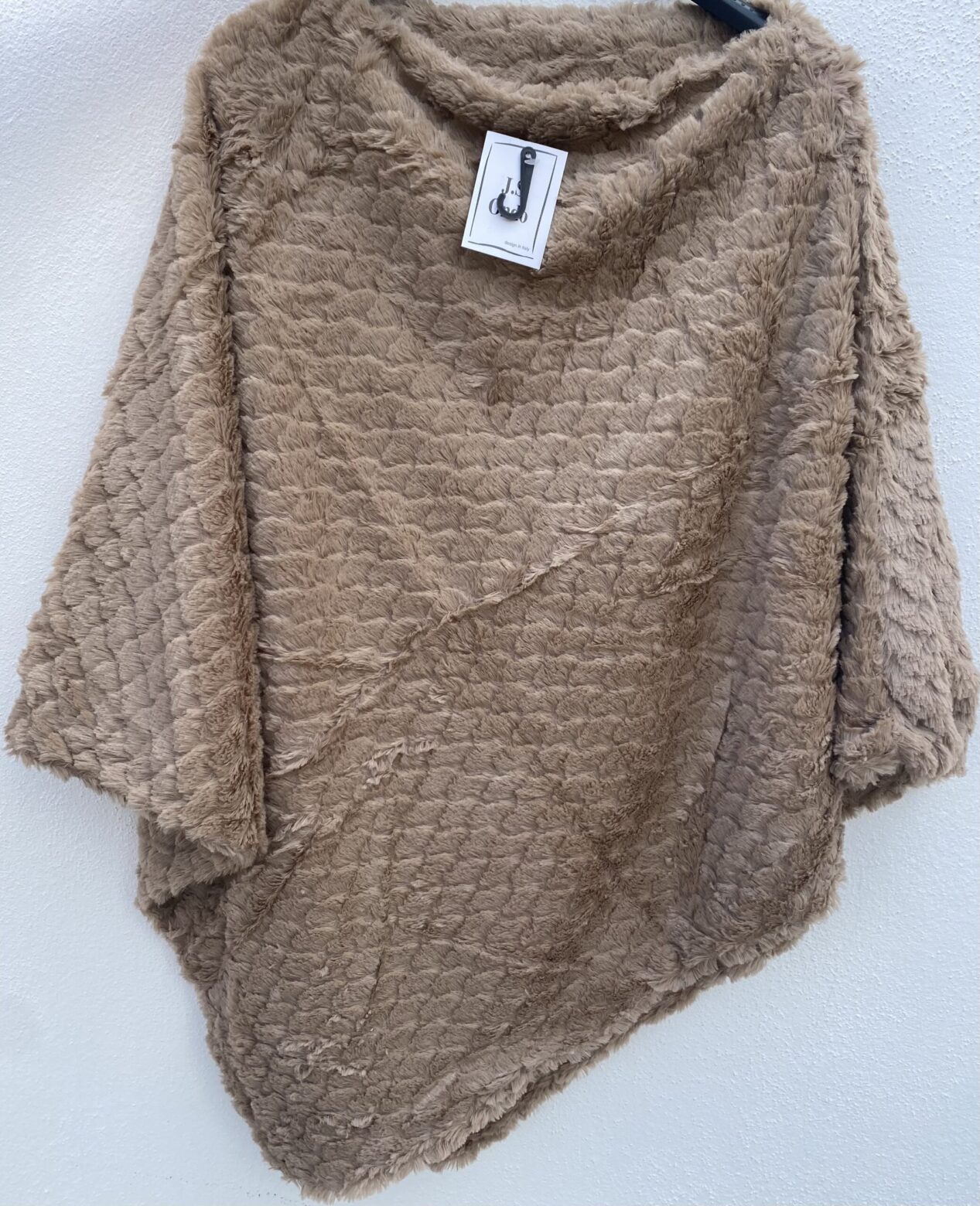 Poncho suave y calentito - Imagen 4