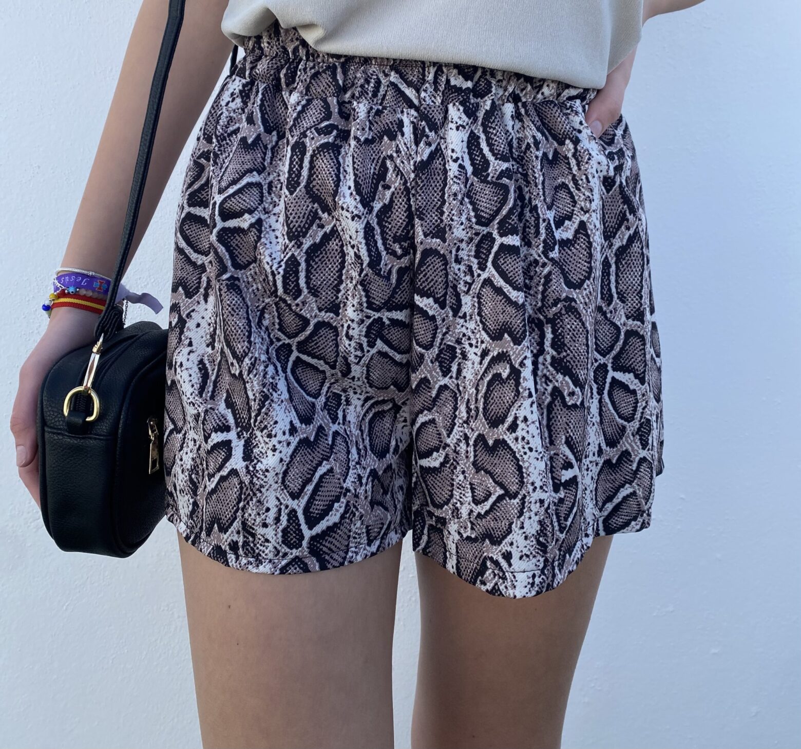 Short estampado serpiente