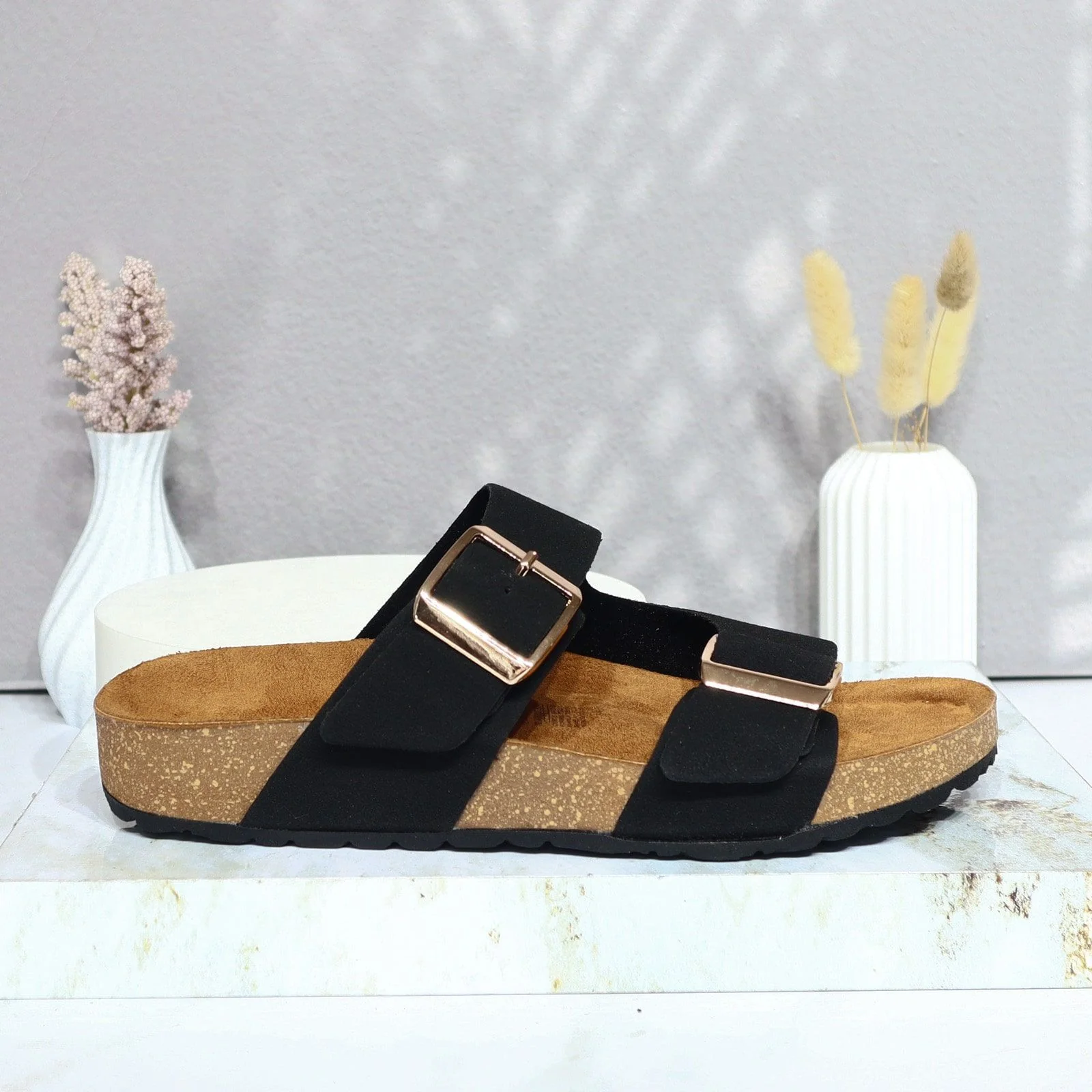 Sandalia plana para mujer 21000-Z620