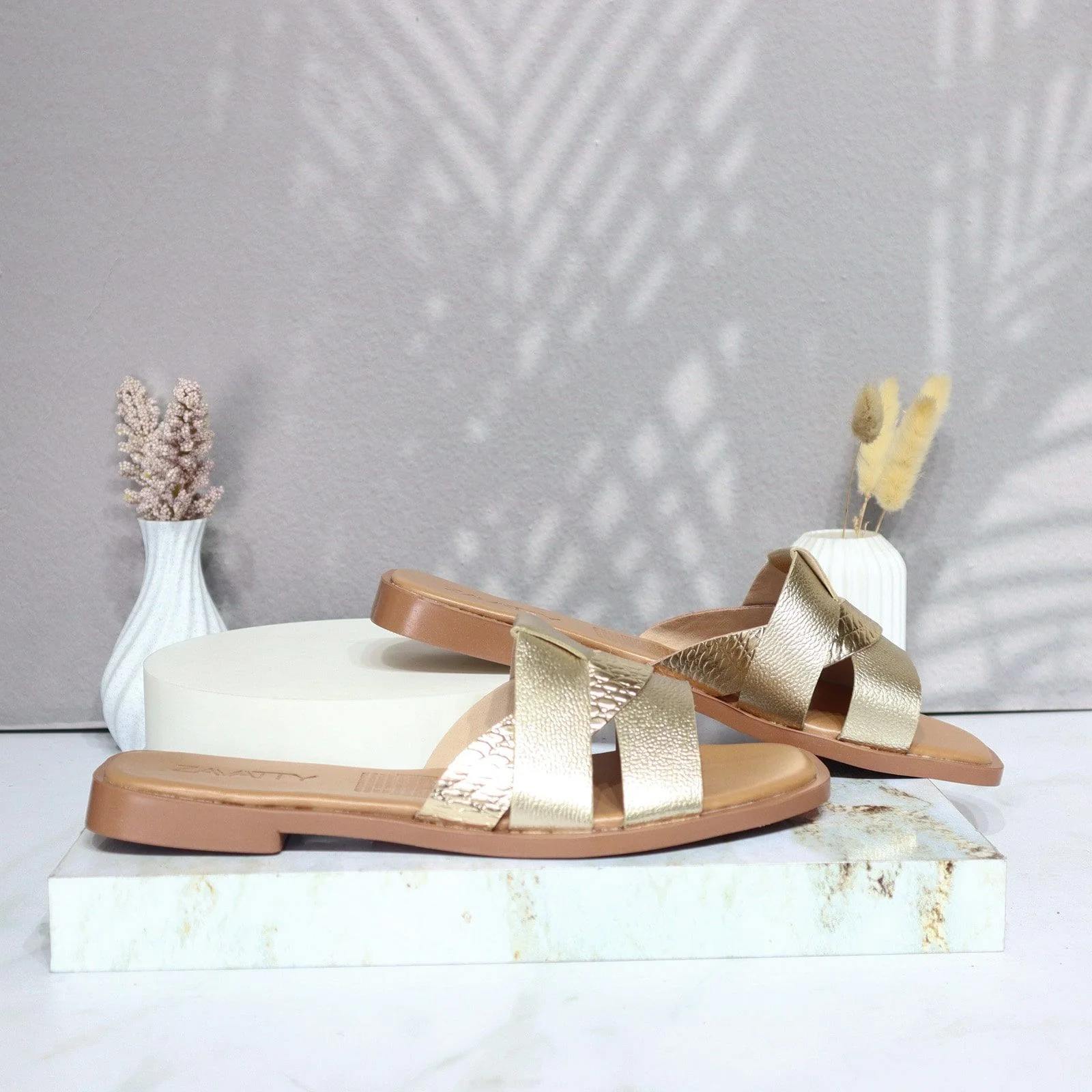 Sandalia plana para mujer 23C06-Z19