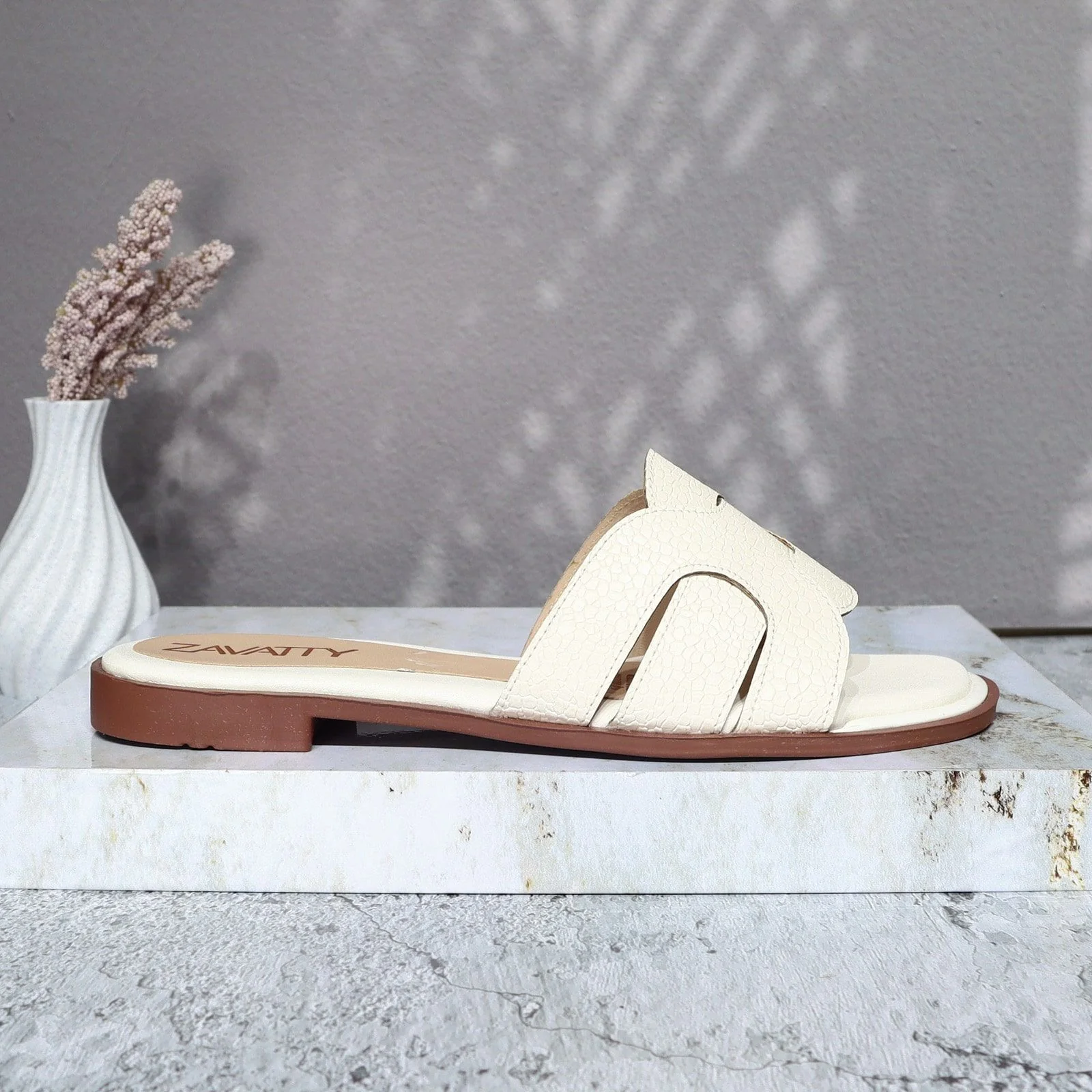 Sandalia plana para mujer P273-Z84