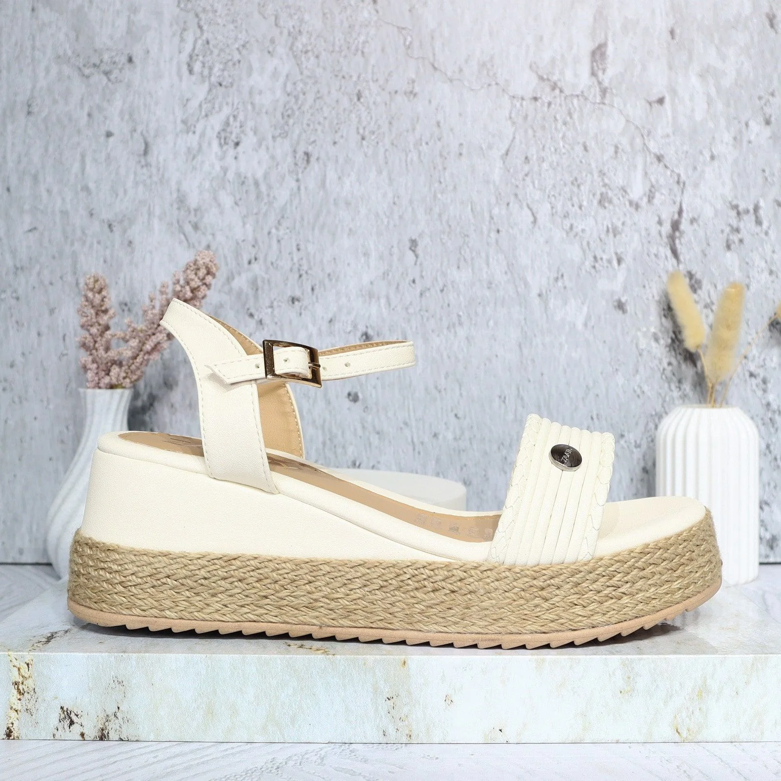 Sandalia plana para mujer V409-Z84