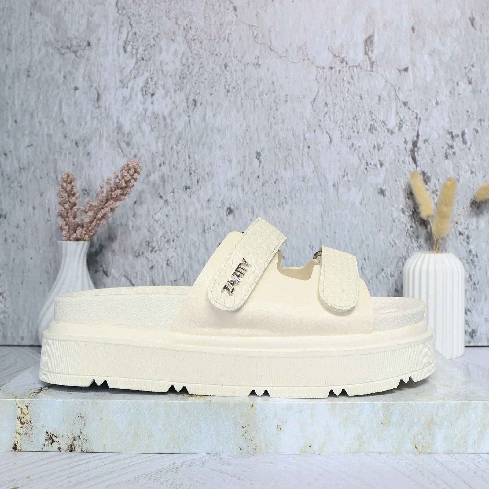 Sandalia plana para mujer V932-Z84